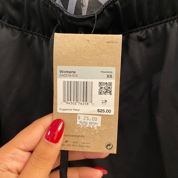 Nike Training Shorts - Picture 4 of 6